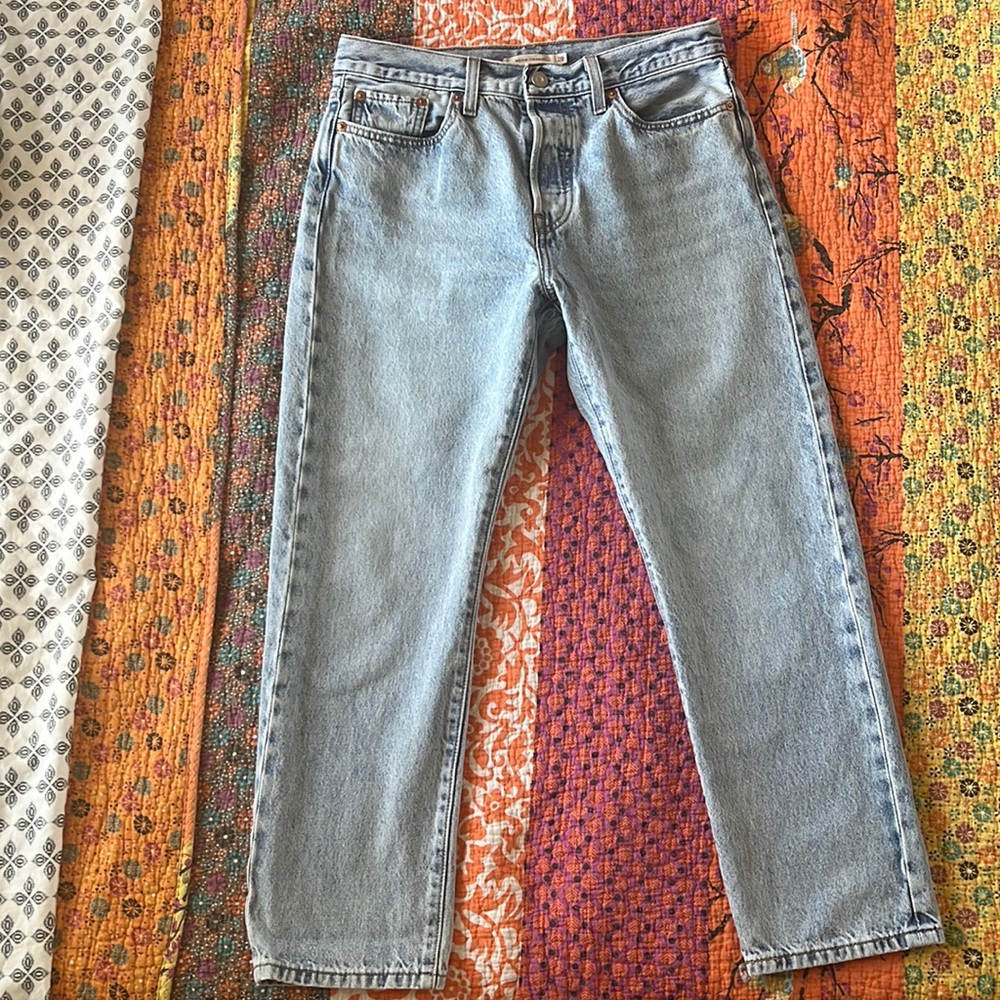 Levi's Wedgie Straight size 28